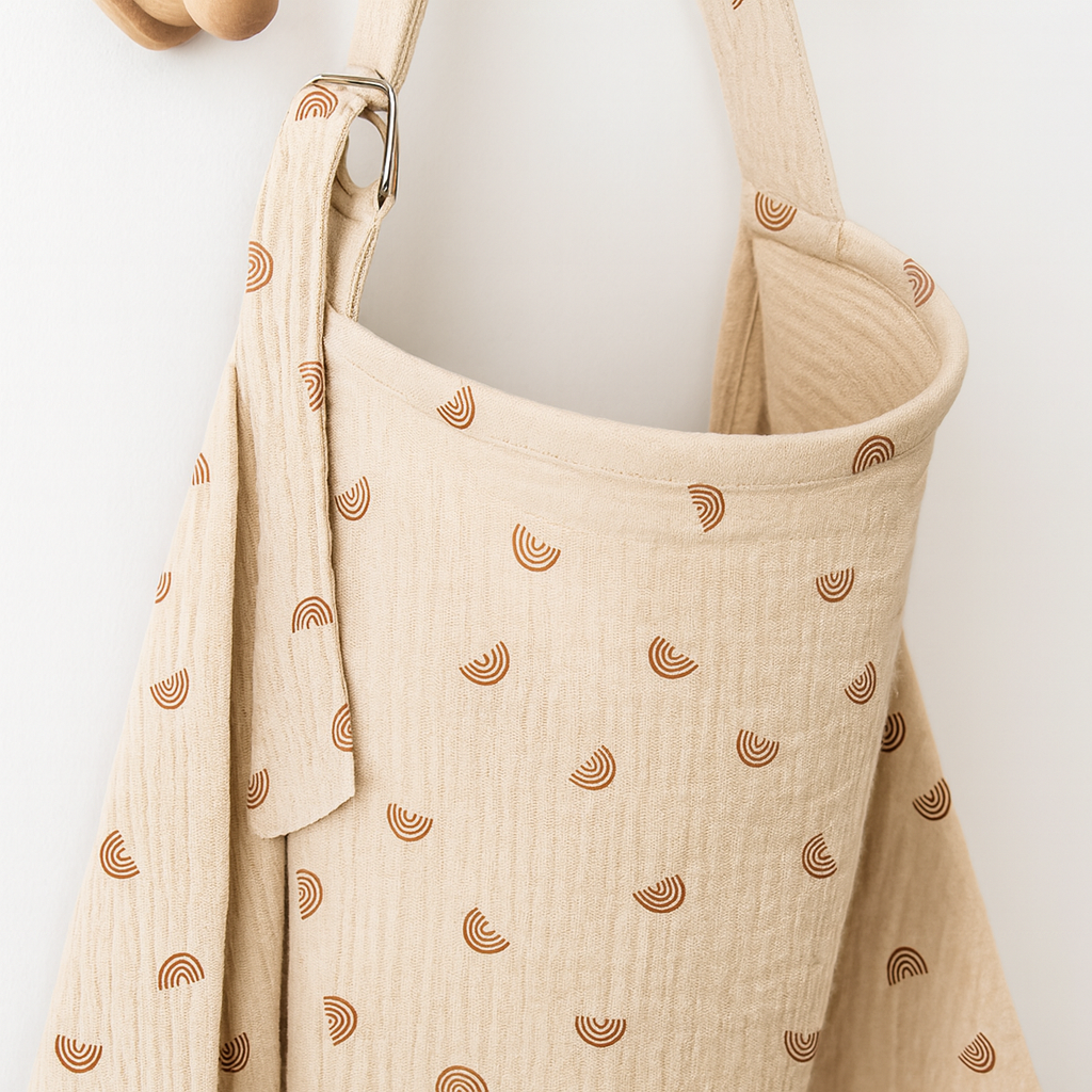 Cape d’allaitement beige à motif arc en ciel respirante et légère pour maman et bébé – BabyNomade
    